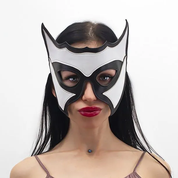 Маска на лицо Подиум с белой вставкой