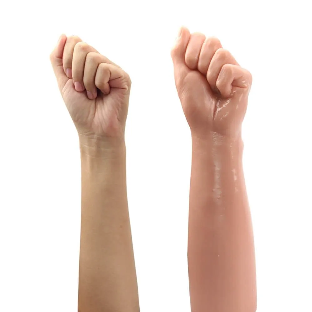кулак для фистинга lovetoy king size realistic bitch fist, телесный в Перми
