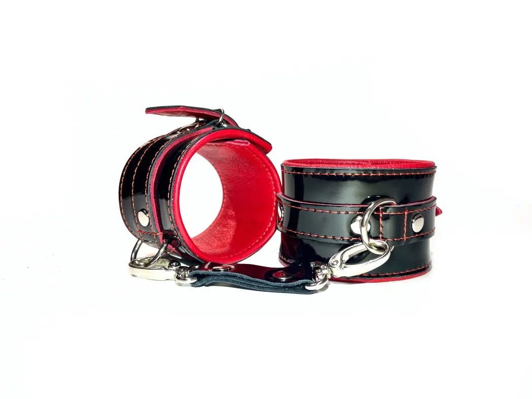 наручники из кожи лак черно-красные 51029ars в Перми