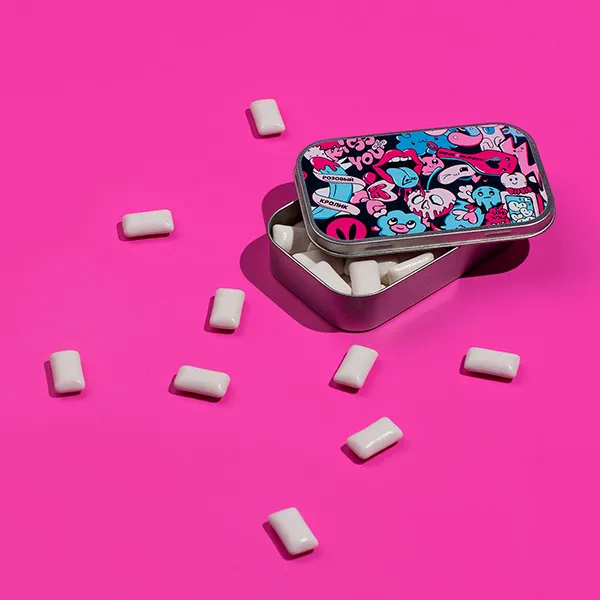 жевательная резинка pinkrabbit с логотипом в жестяной баночке в Перми