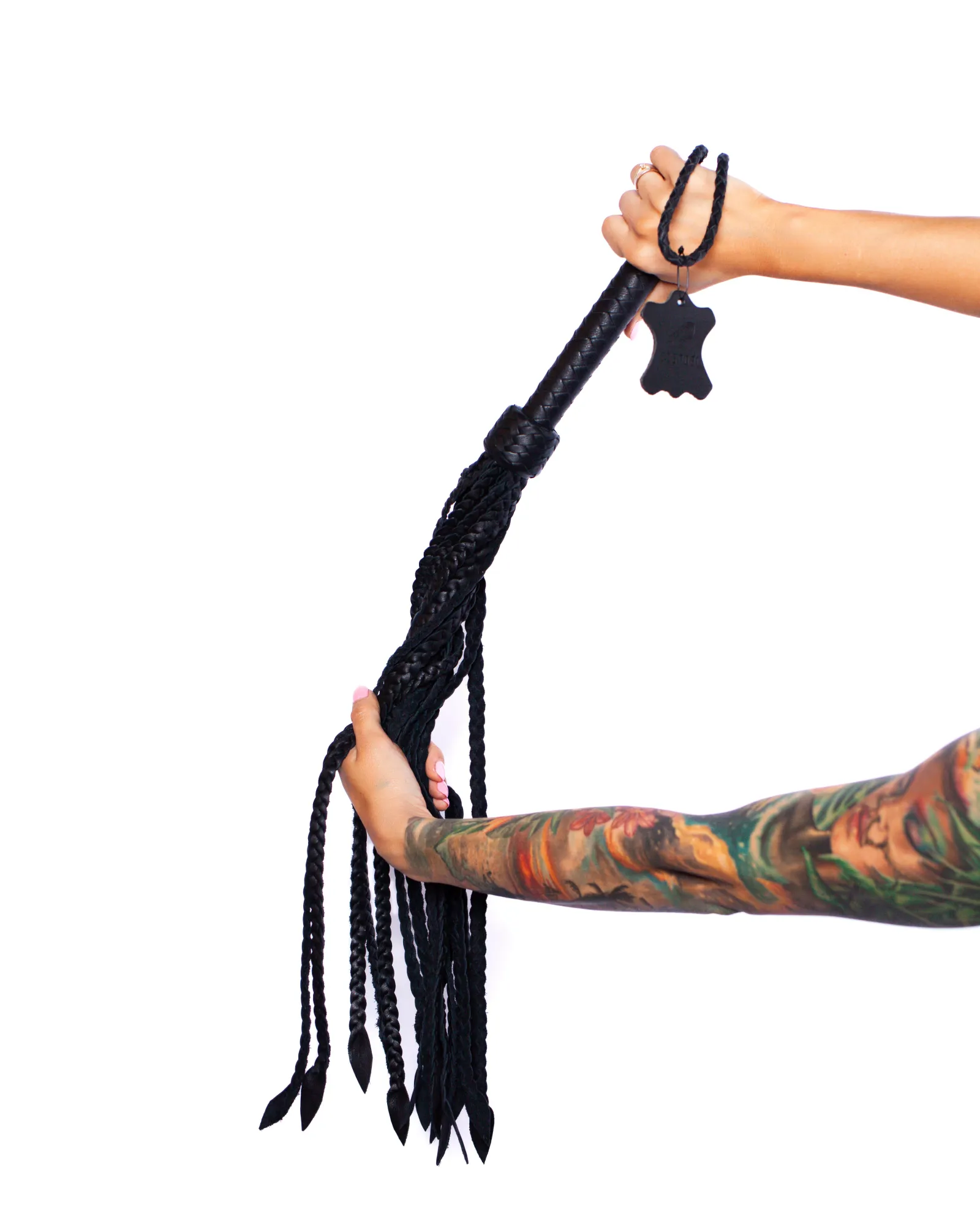 плетёный флоггер  scandal из натуральной кожи (black) в Перми