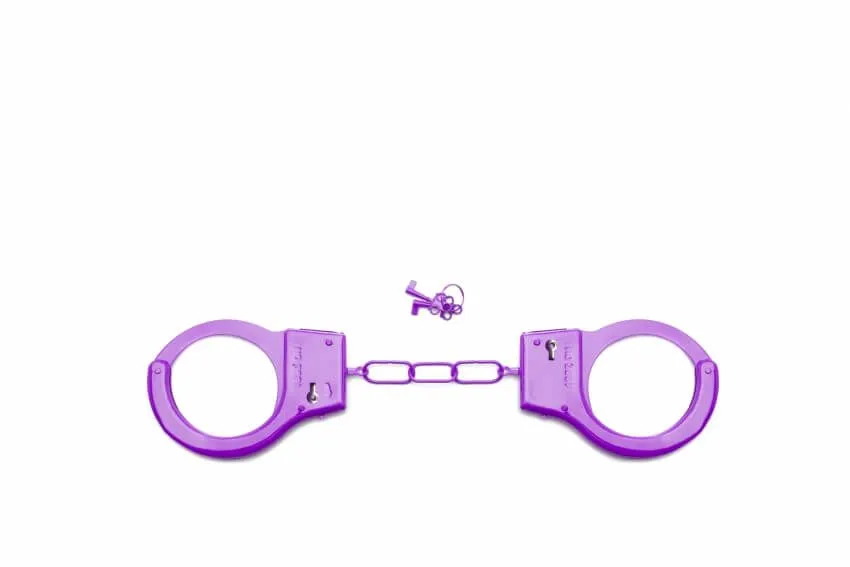 наручники декоративные shots media metal handcuffs, фиолетовые в Перми