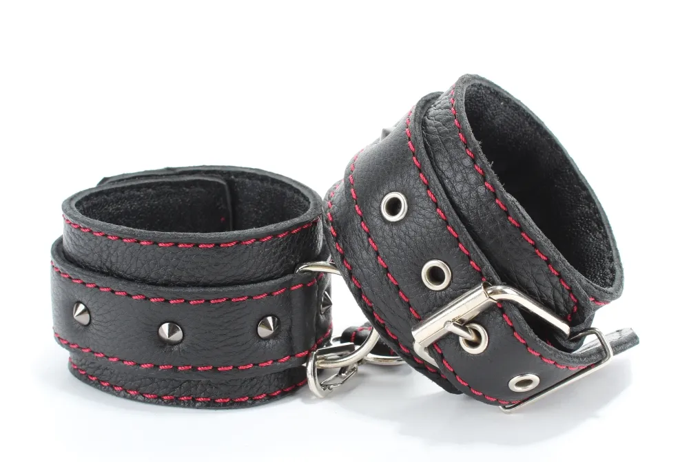 наручники из натуральной кожи с шипами 51034ars в Перми