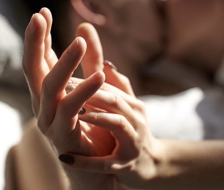 Секс без чувств или чувства без секса: что сложнее?